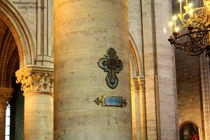 inside the Notre Dame, Parie